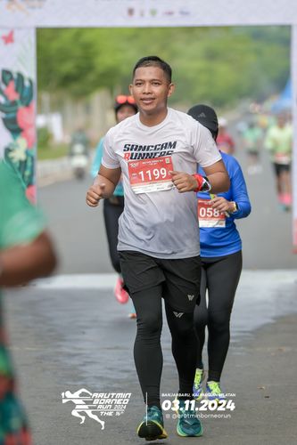 Race photo from Arutmin Borneo Run 2024