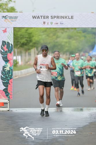 Race photo from Arutmin Borneo Run 2024