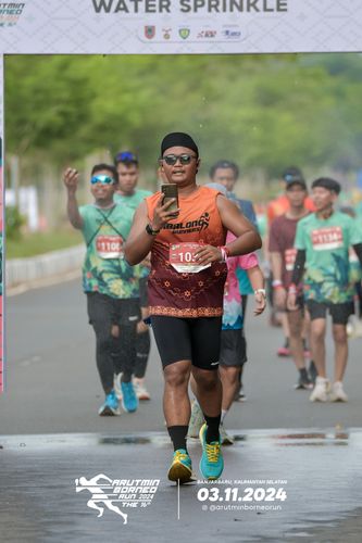 Race photo from Arutmin Borneo Run 2024