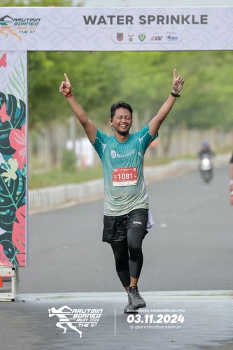 Race photo from Arutmin Borneo Run 2024