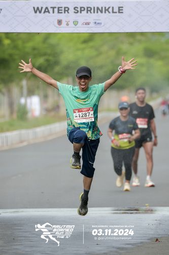 Race photo from Arutmin Borneo Run 2024