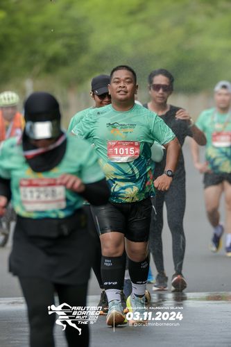 Race photo from Arutmin Borneo Run 2024