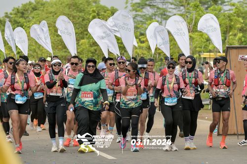 Race photo from Arutmin Borneo Run 2024