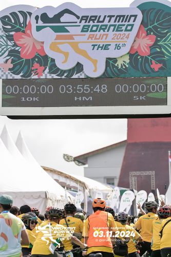 Race photo from Arutmin Borneo Run 2024