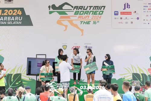 Race photo from Arutmin Borneo Run 2024