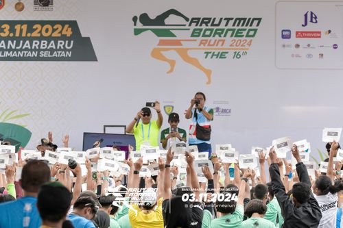 Race photo from Arutmin Borneo Run 2024