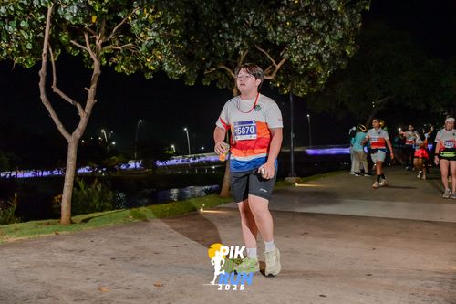 Race photo from PIK NITE RUN 2025