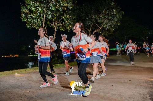 Race photo from PIK NITE RUN 2025