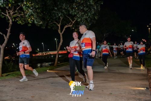 Race photo from PIK NITE RUN 2025