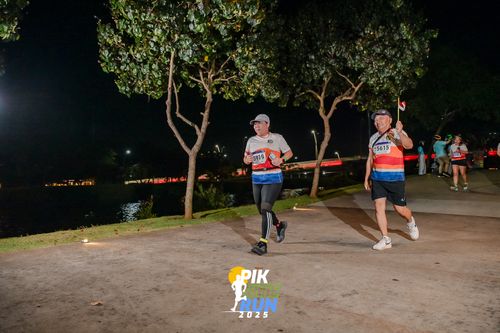 Race photo from PIK NITE RUN 2025