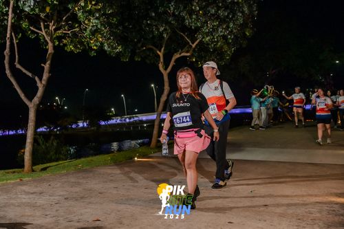 Race photo from PIK NITE RUN 2025