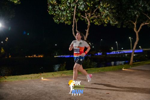 Race photo from PIK NITE RUN 2025