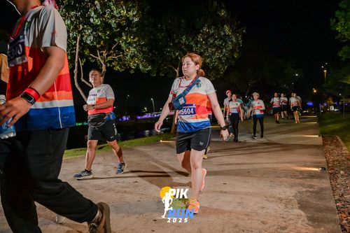 Race photo from PIK NITE RUN 2025