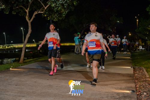 Race photo from PIK NITE RUN 2025