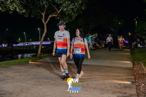 Race photo from PIK NITE RUN 2025
