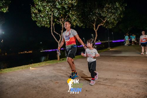 Race photo from PIK NITE RUN 2025