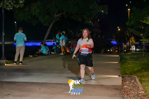Race photo from PIK NITE RUN 2025