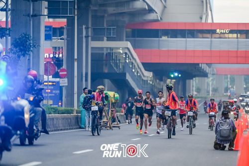 Race photo from ONE RUN 10K 2025