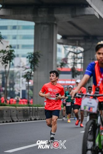 Race photo from ONE RUN 10K 2025