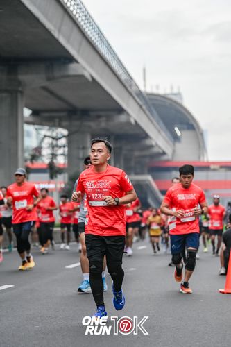 Race photo from ONE RUN 10K 2025