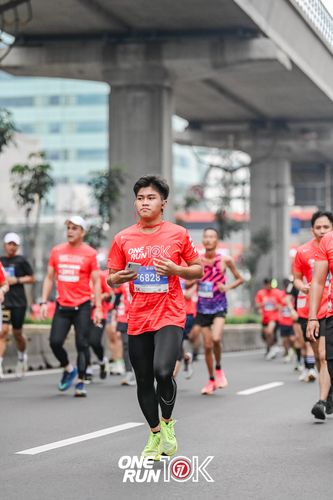Race photo from ONE RUN 10K 2025
