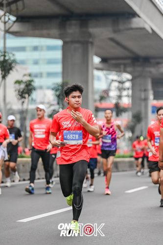 Race photo from ONE RUN 10K 2025