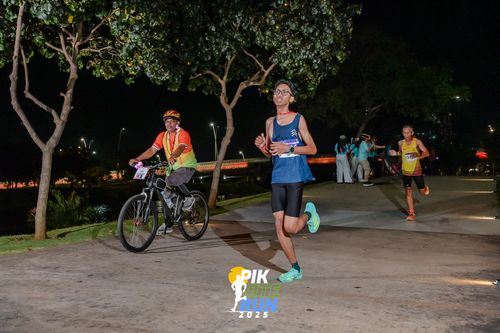 Race photo from PIK NITE RUN 2025