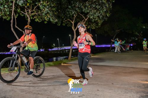 Race photo from PIK NITE RUN 2025