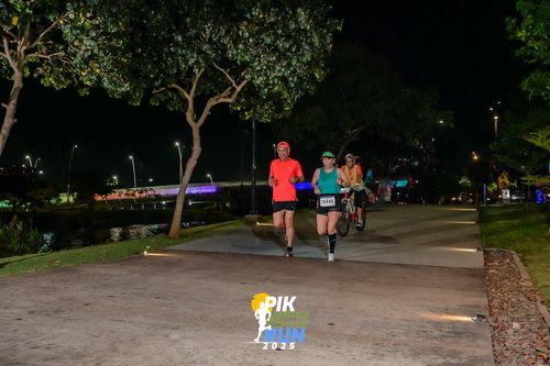 Race photo from PIK NITE RUN 2025