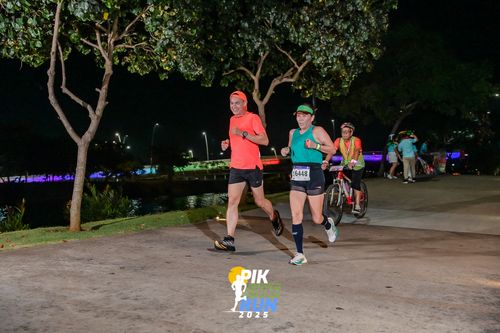 Race photo from PIK NITE RUN 2025