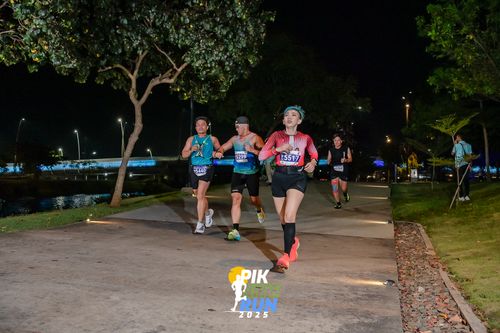 Race photo from PIK NITE RUN 2025