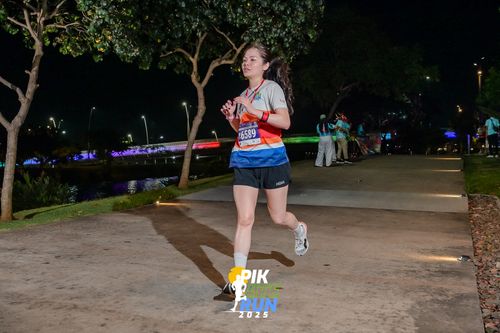 Race photo from PIK NITE RUN 2025