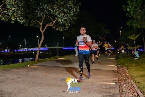 Race photo from PIK NITE RUN 2025