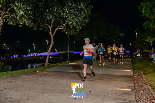 Race photo from PIK NITE RUN 2025