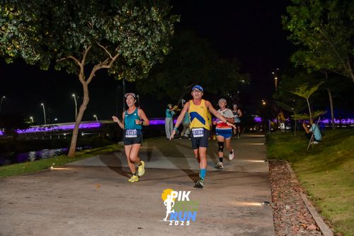 Race photo from PIK NITE RUN 2025
