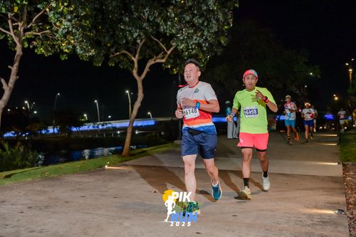 Race photo from PIK NITE RUN 2025