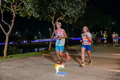 Race photo from PIK NITE RUN 2025