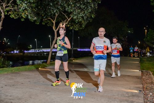 Race photo from PIK NITE RUN 2025