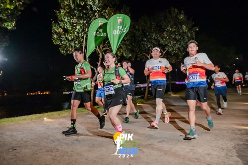 Race photo from PIK NITE RUN 2025