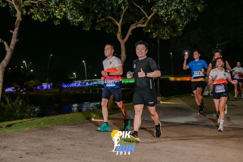 Race photo from PIK NITE RUN 2025