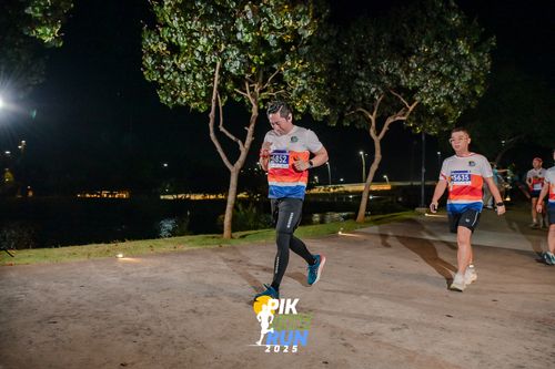 Race photo from PIK NITE RUN 2025