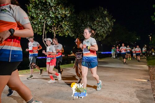 Race photo from PIK NITE RUN 2025