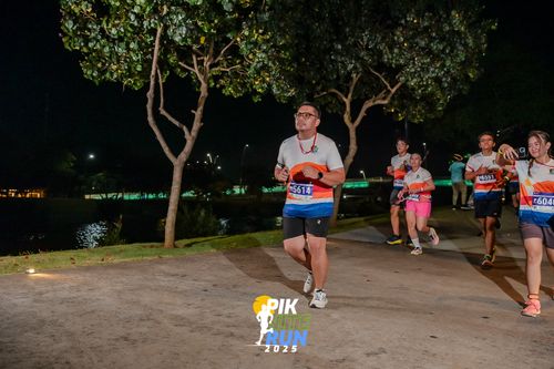 Race photo from PIK NITE RUN 2025