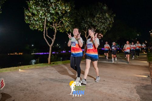 Race photo from PIK NITE RUN 2025