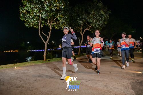 Race photo from PIK NITE RUN 2025