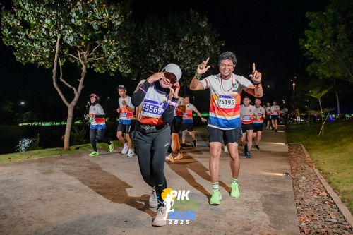 Race photo from PIK NITE RUN 2025