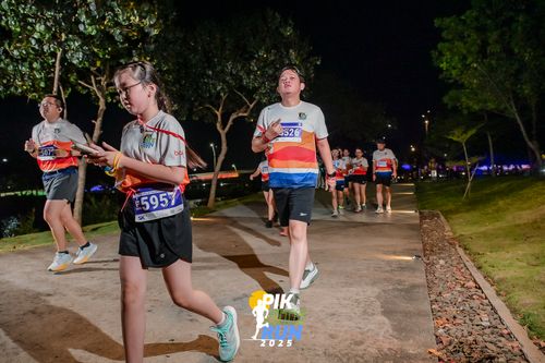 Race photo from PIK NITE RUN 2025