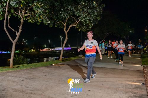 Race photo from PIK NITE RUN 2025