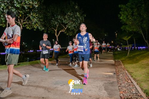 Race photo from PIK NITE RUN 2025