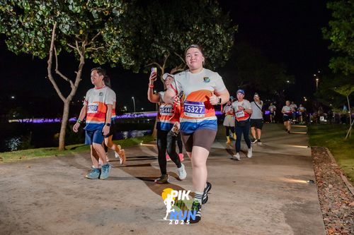 Race photo from PIK NITE RUN 2025